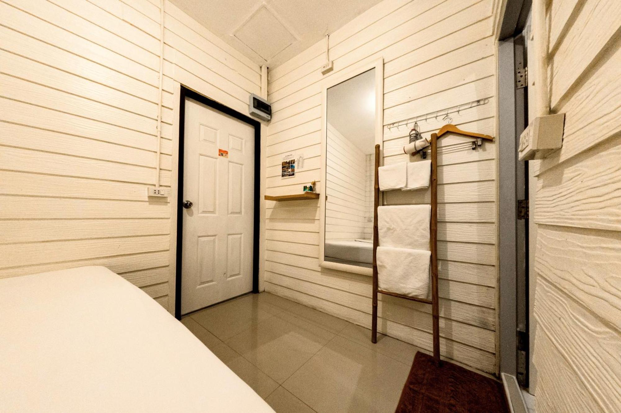 Back Backpackers Albergue *