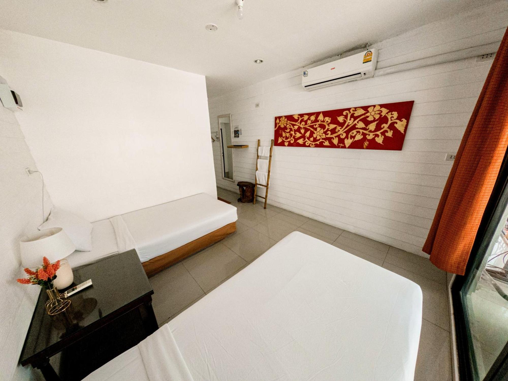 Back Backpackers Albergue