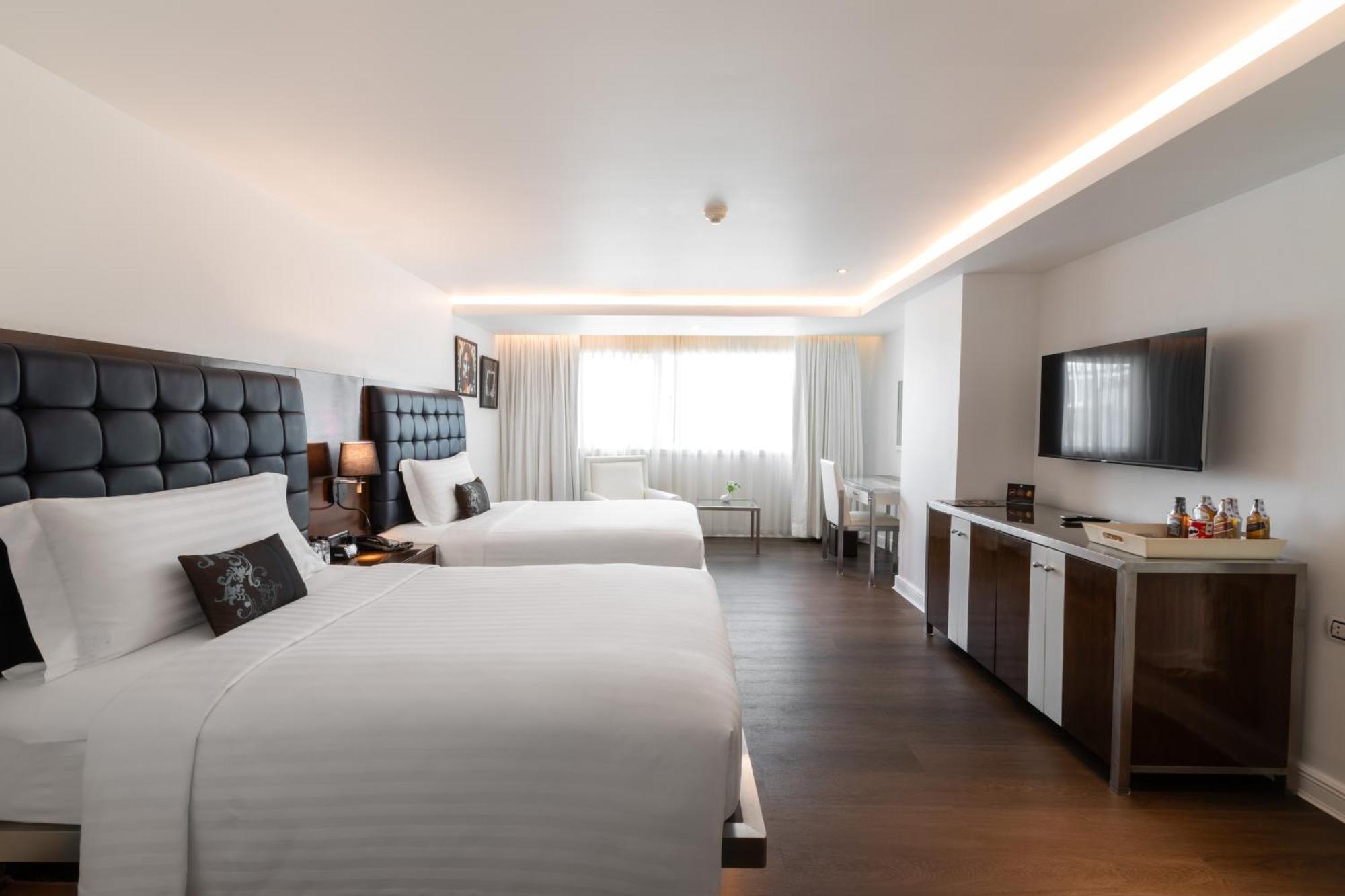 Night - Sukhumvit 15 Hotel