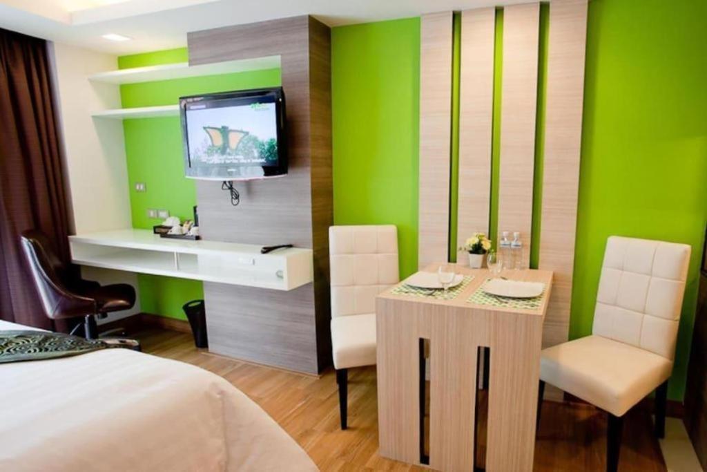Icheck Residences Sukhumvit 20 Hotel