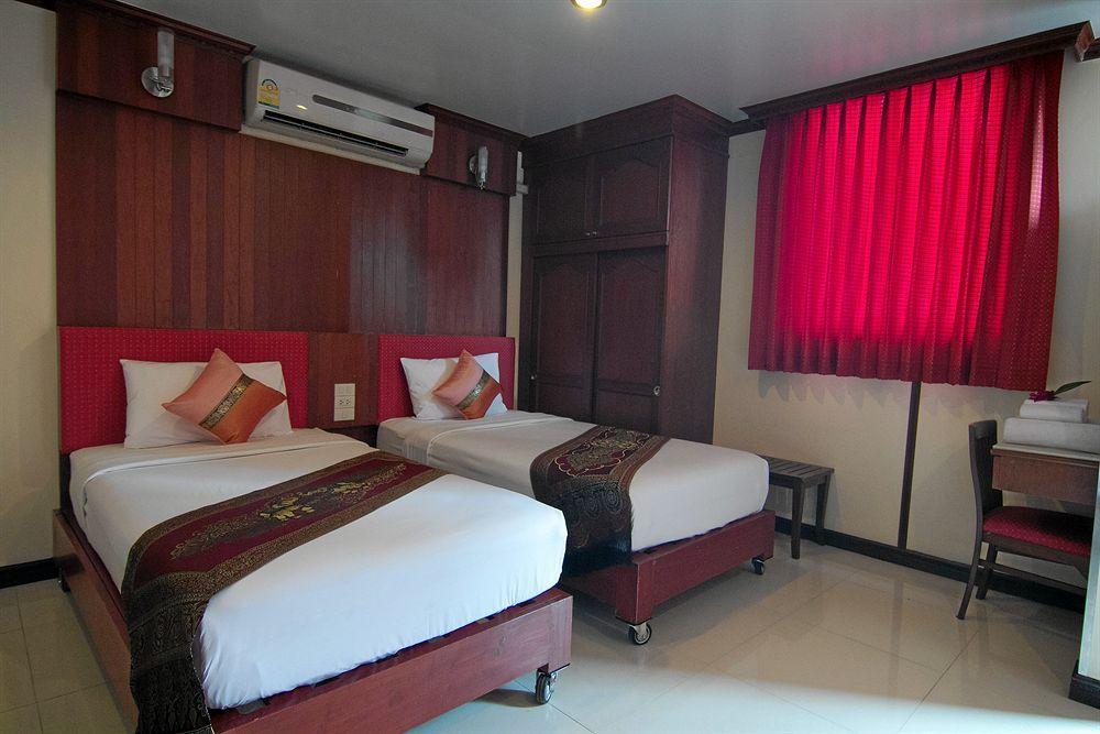 Sky 2 Hotel