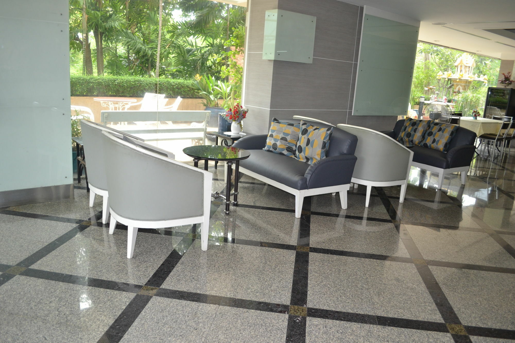 Sky Place Srinakarin Aparthotel Bangkok