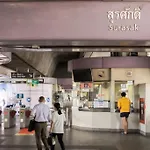 P1 Silom Pan Large Room Full Kitchen Wifi 4-6Pax