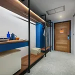 Graph Hotel