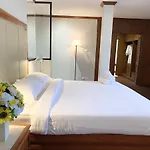 Nt Place Sukhumvit Suites