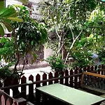 Jirapong Apartment