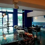 Sacha\'S Hotel Uno Sha
