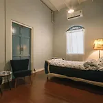 Lhong Yaowarat Hostel