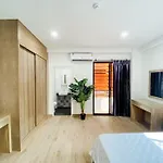 Gp House Apartment - Studio Room Sukhumvit Near Bts
