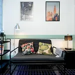 Townhome W/ Workstation-2Mins To Food-Fun-Metro