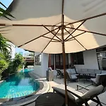 Thong Lo Private Pool Villa In The Center Of Bangkok