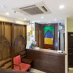 Royal Express Inn