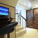 Royal Express Inn