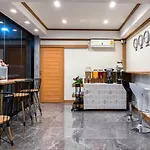 Suthep Home & Hostel