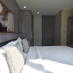 Qube Suites Sukhumvit46 Superior 2 Bedroom 206
