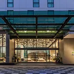 Holiday Inn Express Bangkok Soi Soonvijai By Ihg