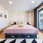 Skyline View, Great Location, Spacious Apartment,