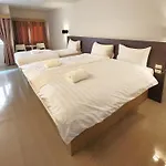 Prom Ratchada Hotel