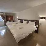 Prom Ratchada Hotel