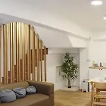 Secret House In China Town 2Br. Rare Find