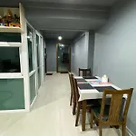 Phuket Vibe, City House, 7 Mins To Bts, City Center, Private Room In Sathon, Private Bathroom, Bangkok, Thailand