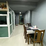 Bangkok Vibe, City House, 7 Mins To Bts, City Center, Private Room In Sathon, Private Bathroom, Bangkok, Thailand