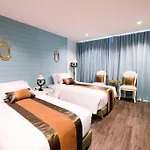 Baan Khun Nai Thonglor, Luxury Thai Villa