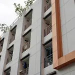 Sathon 15 Apartment Close To Bts Skytrain St Louis & Surasak