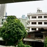 Sathon 15 Apartment Close To Bts Skytrain St Louis & Surasak