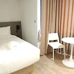 Prom Hotel