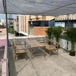 Cosy 4Th Floor With Rooftop