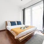 Miq Ekkamai1 - 5Br House 65 Inch Tv