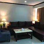Omnitower Two Bedroom Cozy Apartment