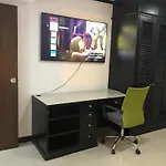 Omnitower Two Bedroom Cozy Apartment