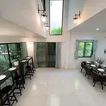 Sukhumvit 31 Sweet Home 7 Beds - Up To 12 Guests
