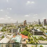 2 Bedrooms, 300 Metres Bts Ekkamai,Sukhumvit