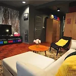 Tuk Tuk House 250M From Mrt Sirikit