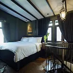 Baan Tuk Din Hotel