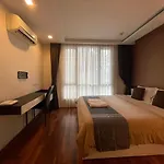 1 Bedroom In Sukhumvit Cbd 5 Min To Bts Phromphong