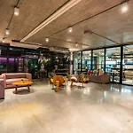 Fully Furnished, City View, Pool, Gym, Wifi