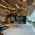 S42 Sukhumvit Wyndham Garden Ekkamai Swimming Gym