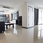 Pinnacle Lumpinee Park Hotel