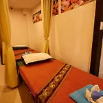 Rose Apple Hotel