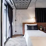 Ir-On Hotel