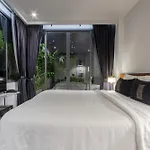 Ir-On Hotel