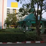Savi Rooms Deluxe3 Nr Bangkokpiyavet Hospital