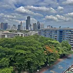 Apartment A4 Dindaeng