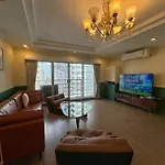 Mid-Century Modern Retreat