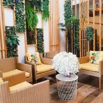 Club House 124 Near Suvarnabhumi, Bkk Airport