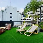 Hash Apartment Silom Soi 3 - Hip And Funky With Rooftop View
